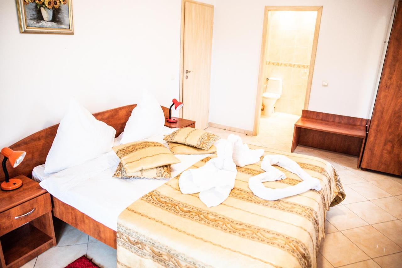 Club Onix Apartments Нептун Экстерьер фото
